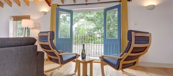 Owl Barn -  a self catering cottage that sleeps 6 guests  in 3 bedrooms