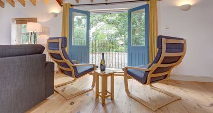 Owl Barn - a self catering cottage that sleeps 6 guests in 3 bedrooms