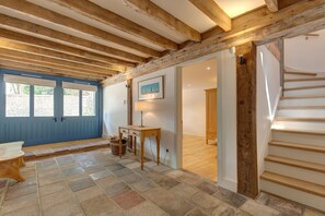 Interior - Owl Barn -  a self catering cottage that sleeps 6 guests  in 3 bedrooms (Morston)