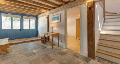 Owl Barn - a self catering cottage that sleeps 6 guests in 3 bedrooms