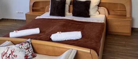 1 chambre, fer et planche Ă repasser, Wi-Fi gratuit, draps fournis