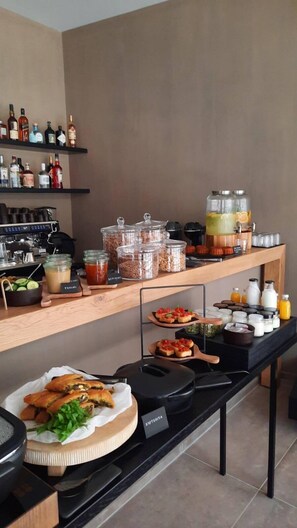 Free daily buffet breakfast - Kera Neme (Nemea)