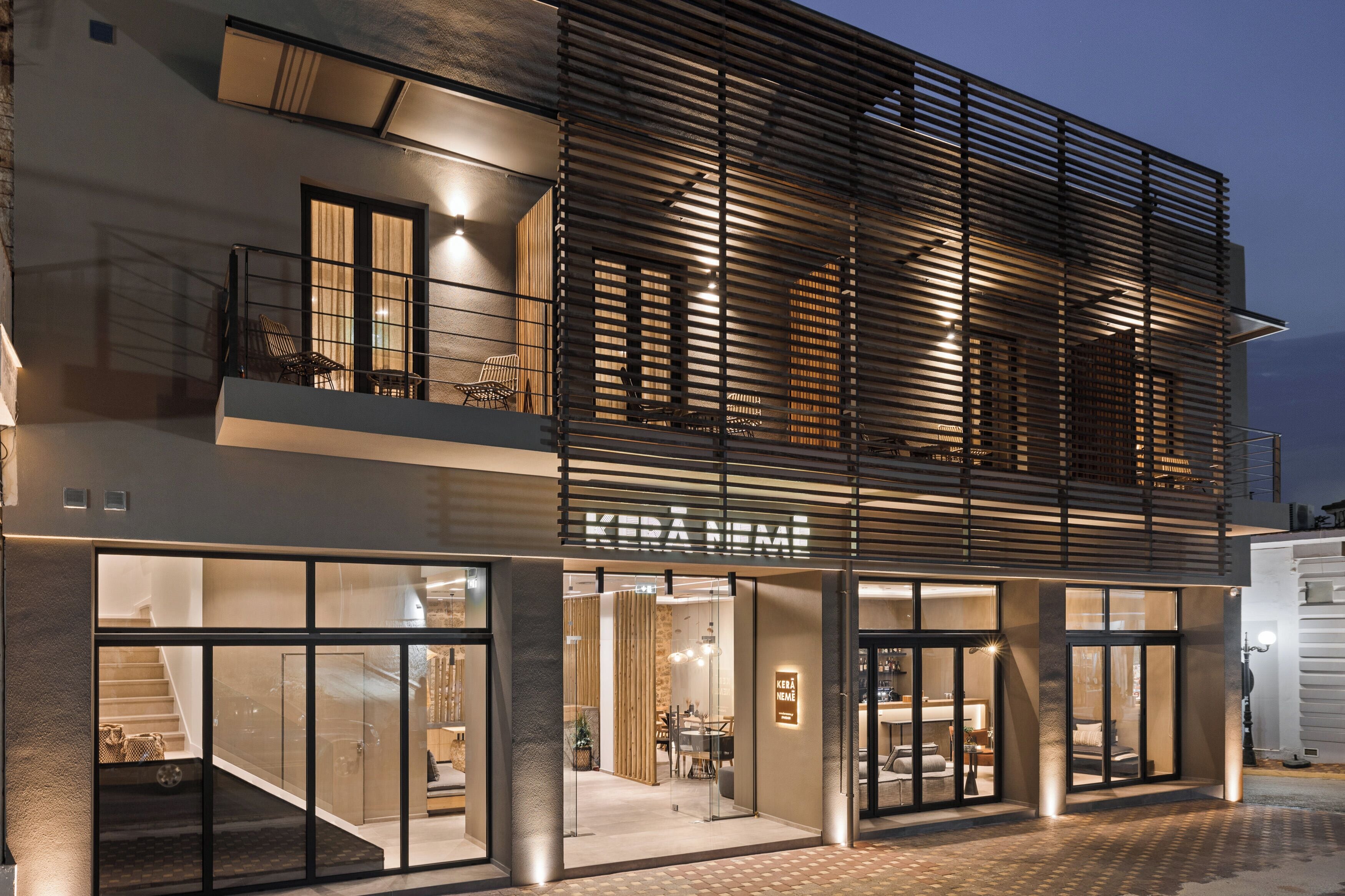 Vista frontal de la propiedad