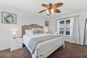 4 slaapkamers, een strijkplank/strijkijzer, gratis wifi, beddengoed