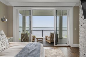 5 bedrooms, iron/ironing board, free WiFi, bed sheets