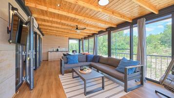 Shining Sea | Terrace/patio