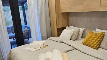 Mobile Unterkunft | 2 Schlafzimmer, individuell dekoriert, individuell eingerichtet