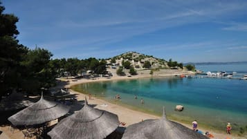 Plage, parasols, beach-volley