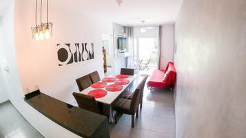 Apartamento | 2 quartos, Wi-Fi de cortesia, roupa de cama