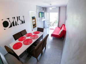 Apartment | Dining - Condomínio Veneza (Ubatuba)