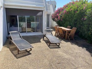 Outdoor dining - Grande Terrasse à 2 pas de la mer ! (La Grande-Motte)