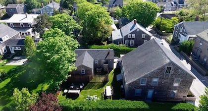 Downtown Historic Nantucket Cottage