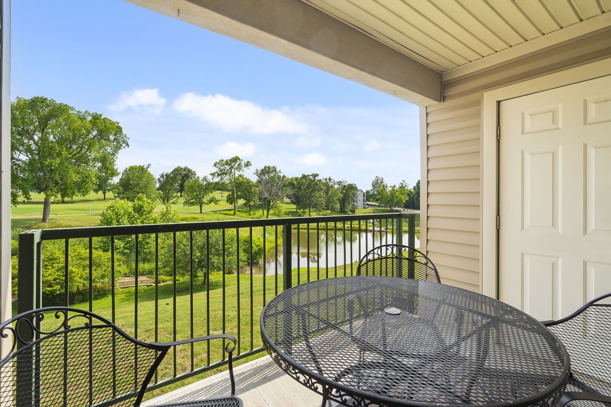 The Rockford Escape | Holiday Hills Branson | Golf Resort | Outdoor Pools