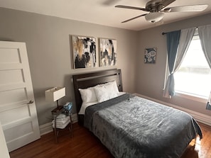 2 chambres, bureau, fer et planche à repasser, Wi-Fi gratuit