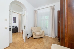 1 bedroom, bed sheets