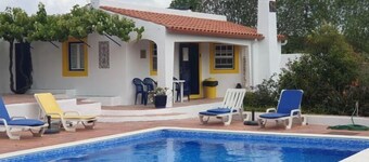 Sondela Self Catering Cottages.
Cosy, quaint chalet, 10 meters from the pool.