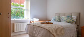 Spacious Apartment, Near to NEC and City Centre.