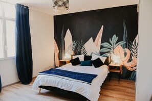 5 slaapkamers, een bureau, geluiddichte muren
