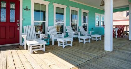 The Lazy Lobster 3 Bedroom Home by RedAwning
