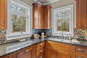 Casa, 2 habitaciones | Cocina privada | Frigorífico, horno, cafetera o tetera y tostadora