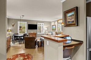 Interior - The Marsh House 2 Bedroom Home by RedAwning (Havelock)