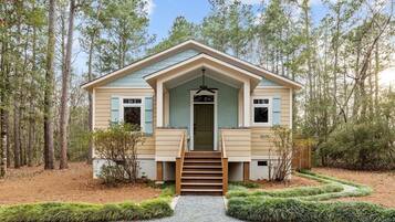 House, 2 Bedrooms | Exterior