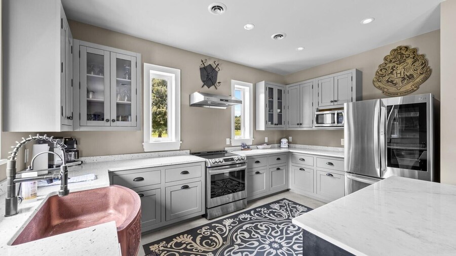 The Field House 2 Bedroom Home by RedAwning