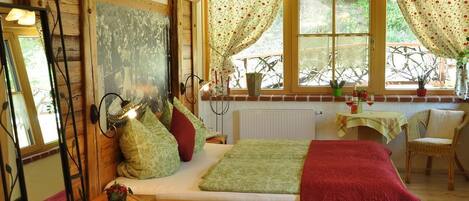 1 bedroom, travel cot, WiFi
