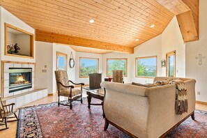 House, 6 Bedrooms | Living area | Smart TV - H7 at Hope Mountain -- 6-Bedroom Retreat Home at Allenspark Colorado 6 Home by RedAwning (Allenspark)