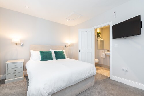 Albert Rooms