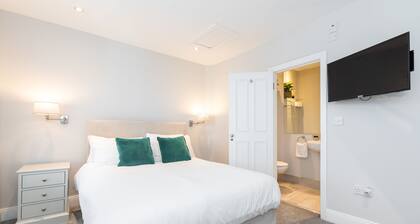 Albert Rooms