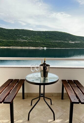 Zimmer mit Meerblick und Terrasse