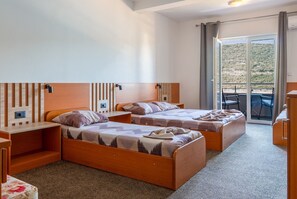 WiFi, bed sheets - Quadruple Room with Sea View (Neum)