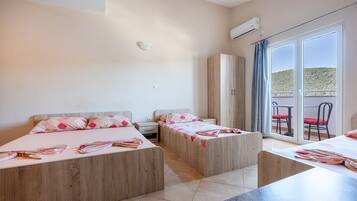 1 bedroom, WiFi, bed sheets