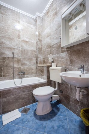 Bathtub