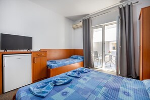 WiFi, bed sheets