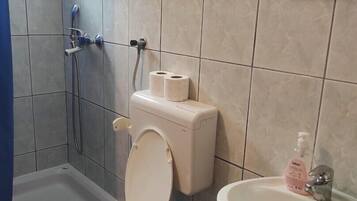 Hårtork och handdukar