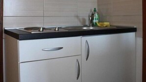 Fridge, stovetop - Apartmani Kata / Studio apartment 2 with Sea view (Neum)