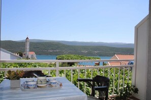 Outdoor dining - Apartmani Kata / Studio apartment 3 on the ground floor (Neum)