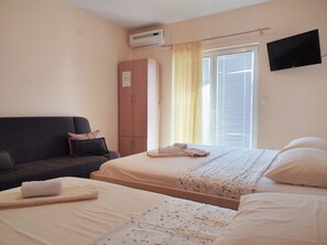1 bedroom, WiFi, bed sheets