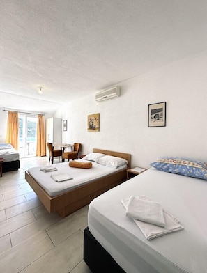 1 bedroom, WiFi, bed sheets
