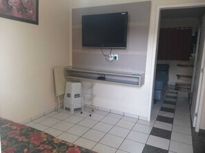 1 habitación, wifi y ropa de cama