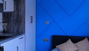 1 bedroom, free WiFi, bed sheets - Fully Equipped Studio in Peterborough (Woodston)