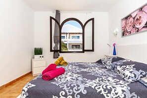 واي فاي مجانًا وملاءات أسرّة