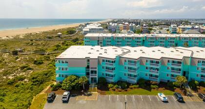 Happy Waves-Oceanfront Condo! Sleeps 7! Tons of amenities!
