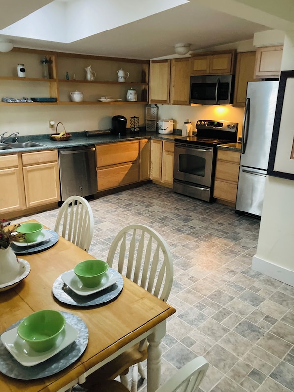 Microwave, oven, stovetop, dishwasher