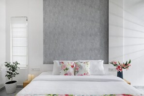 ลักซ์ชัวรี่วิลล่า, สระว่ายน้ำส่วนตัว | 4 ห้องนอน, โต๊ะทำงาน, เตารีด/โต๊ะรีดผ้า, Wi-Fi ฟรี