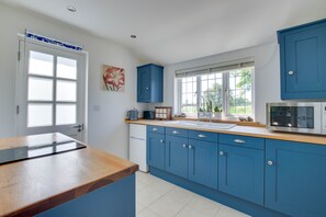 Kühlschrank, Mikrowelle, Ofen, Toaster