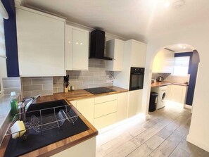 Cookware/dishes/utensils - Sigma Palace (Wallsend)