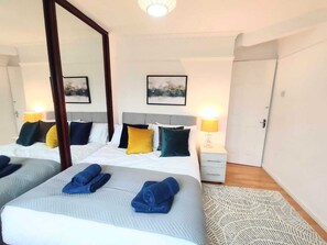 4 chambres, bureau, fer et planche à repasser, Wi-Fi